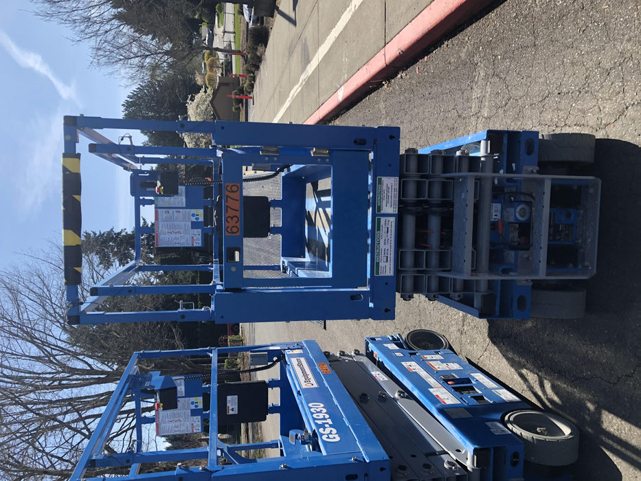 2020 Genie GS-1930 Solid Non Marking Tires, Beacon, Folding rails with half height swing gate, 800W Inverter