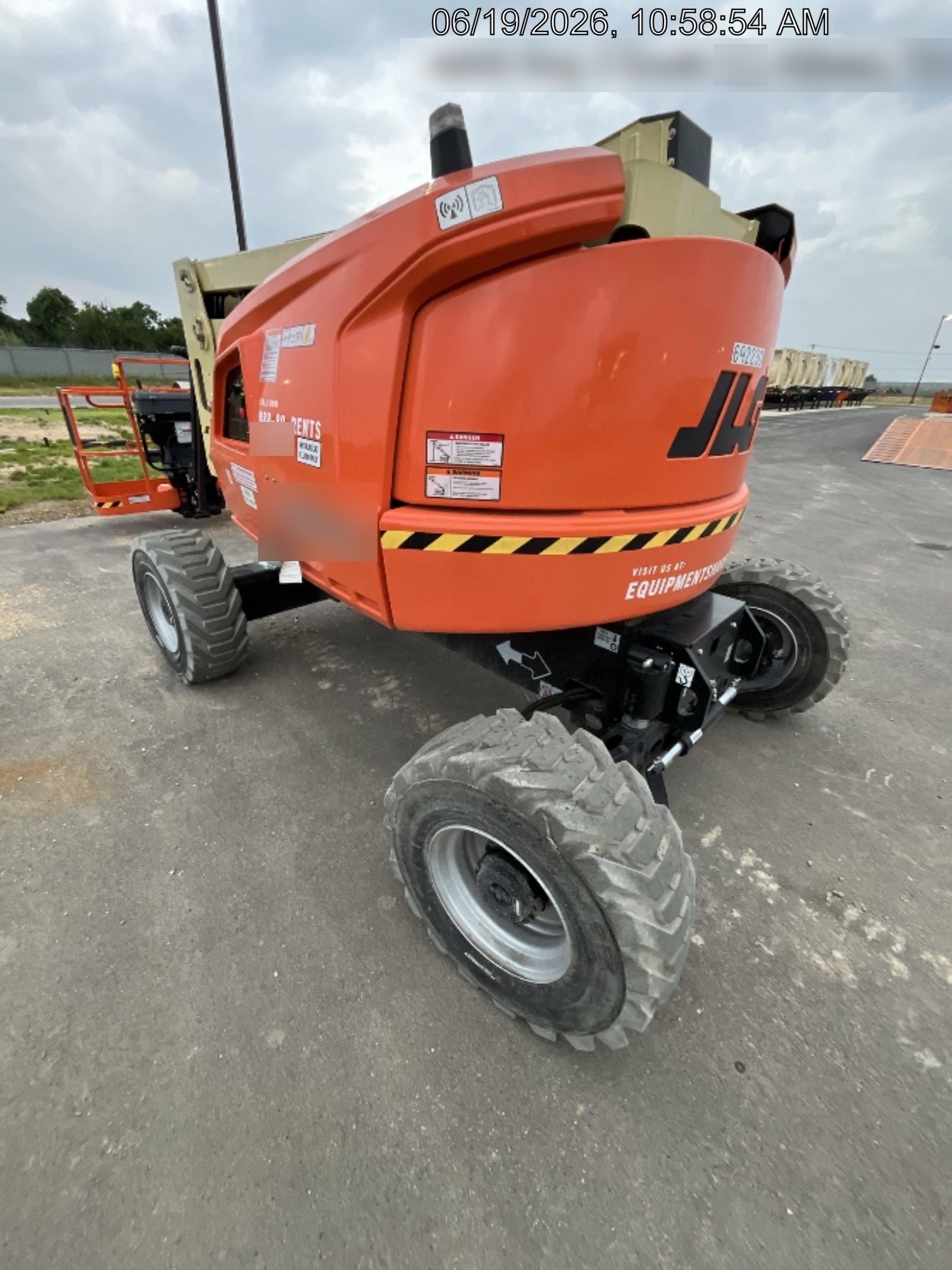2021 JLG 400S