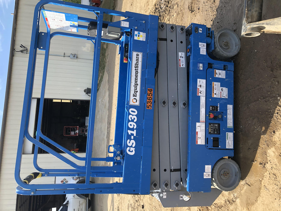 2019 Genie GS-1930 Fixed Rails with Chain Entry