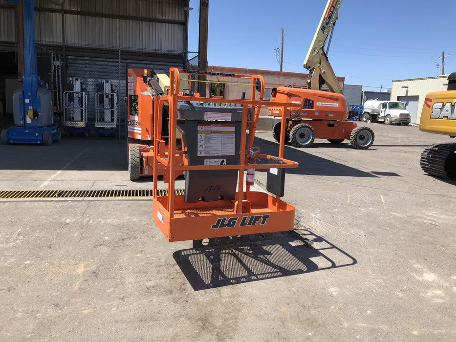 2019 JLG E300AJP