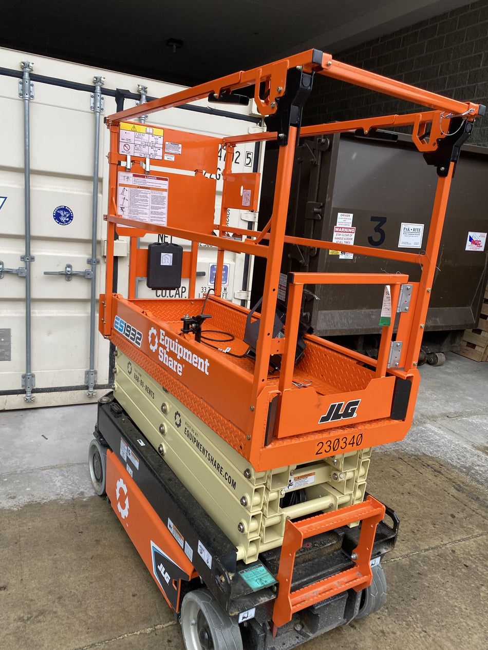 2022 JLG ES1932