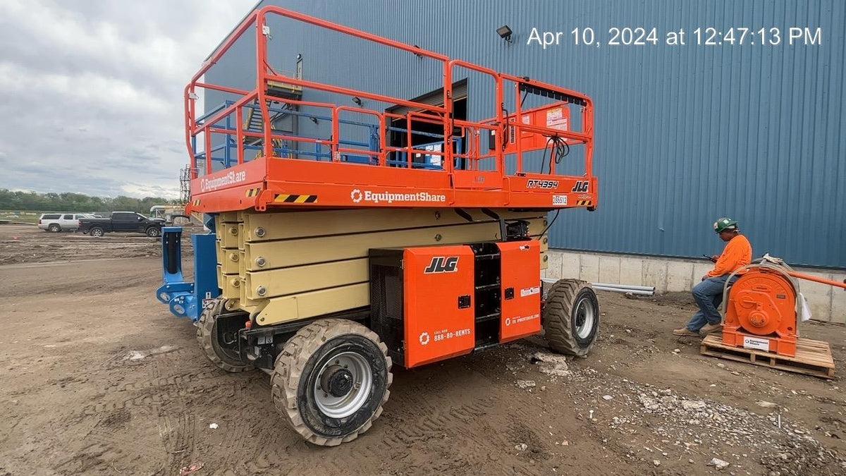 2022 JLG RT4394