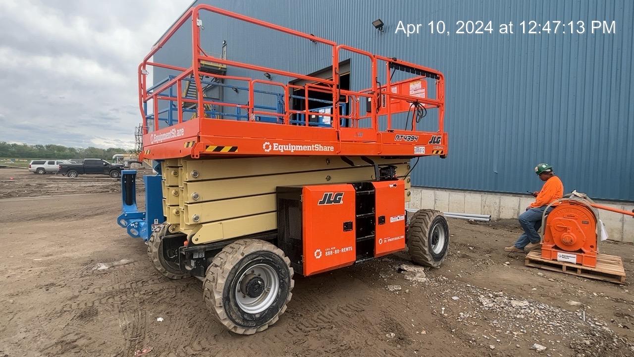 2022 JLG RT4394