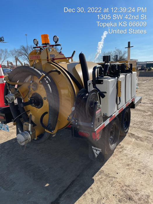 2022 Vac-Tron LP573XDT T4 Koehler Diesel Engine, 500 Gallon Debris Tank, x2 100 Gallon Water Tanks