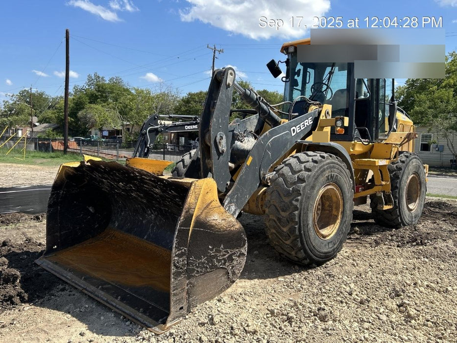 2019 John Deere 524L Cab/Heat/AIR, 3rd Function Hydraulics, Hydraulic JRB QC 2.75 Yd. Bucket, 60" Carriage/72" Forks