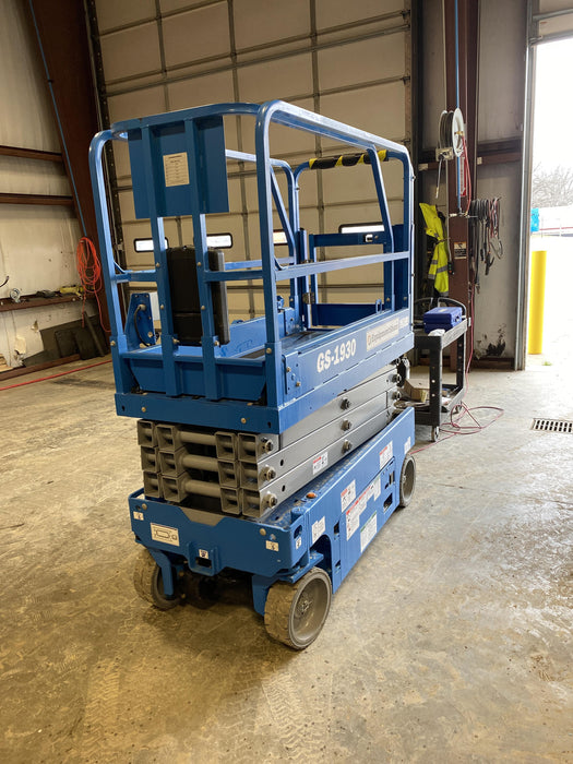 2020 Genie GS-1930 Solid Non Marking Tires, Beacon, Folding rails with half height swing gate