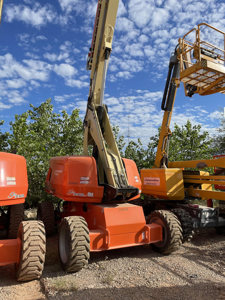 2022 JLG 660SJ
