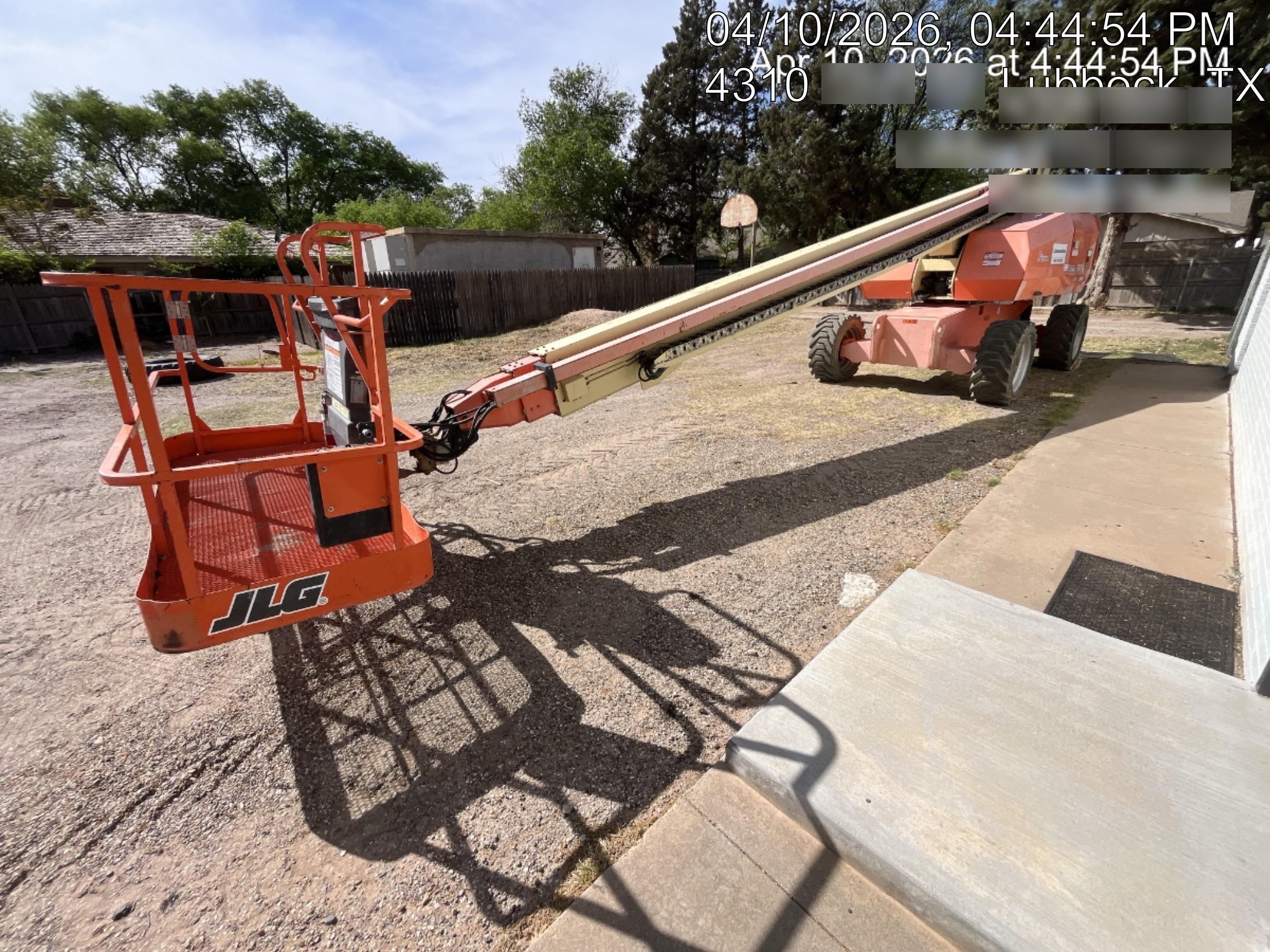 2012 JLG 800S