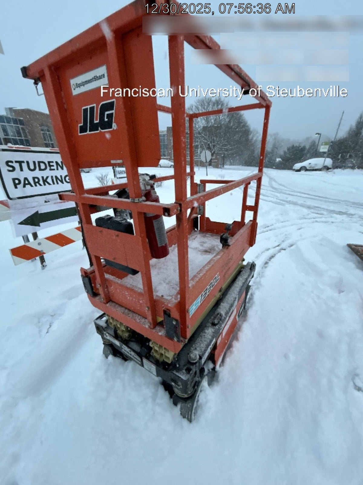 2022 JLG ES1330L