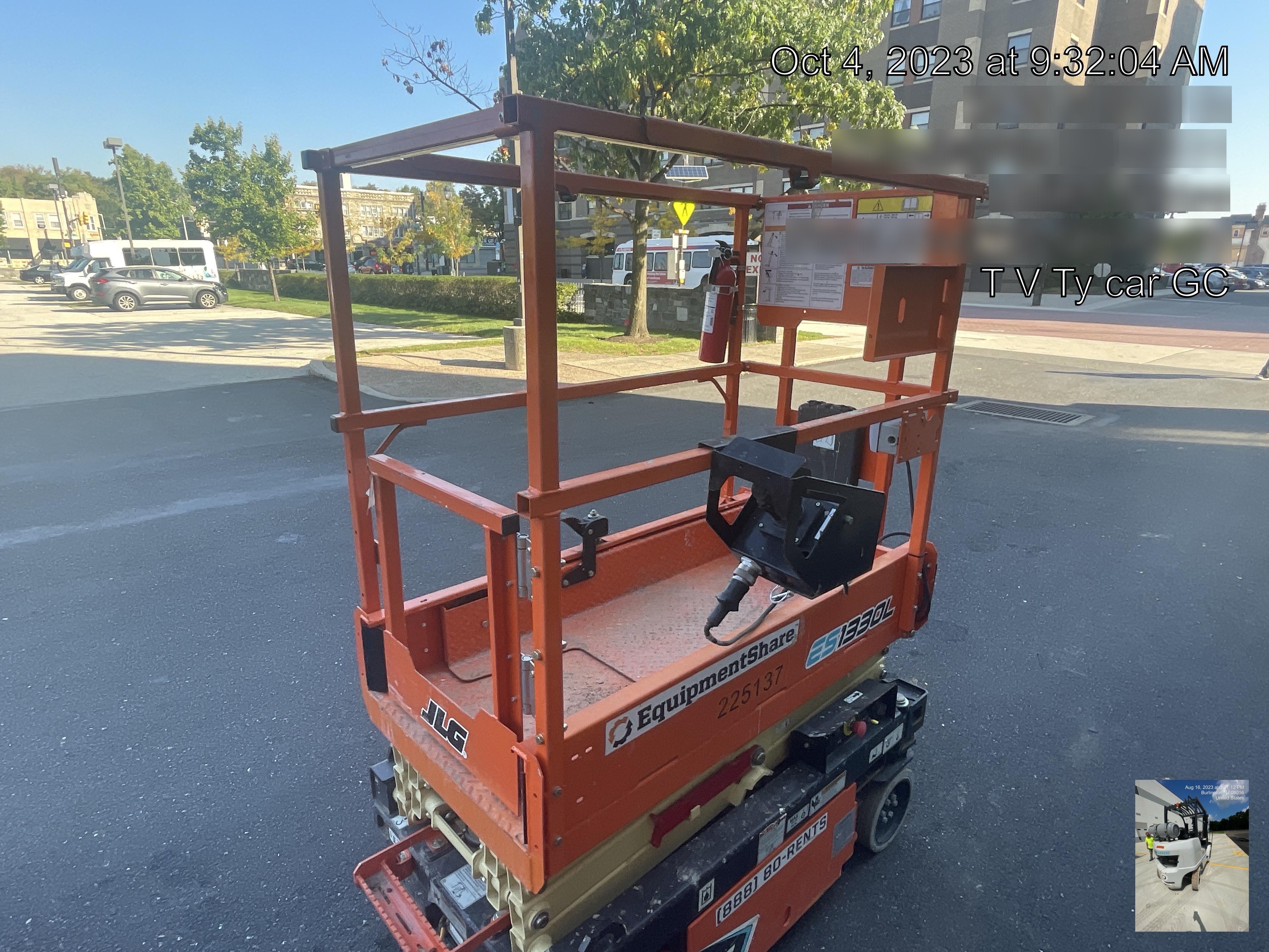 2022 JLG ES1330L