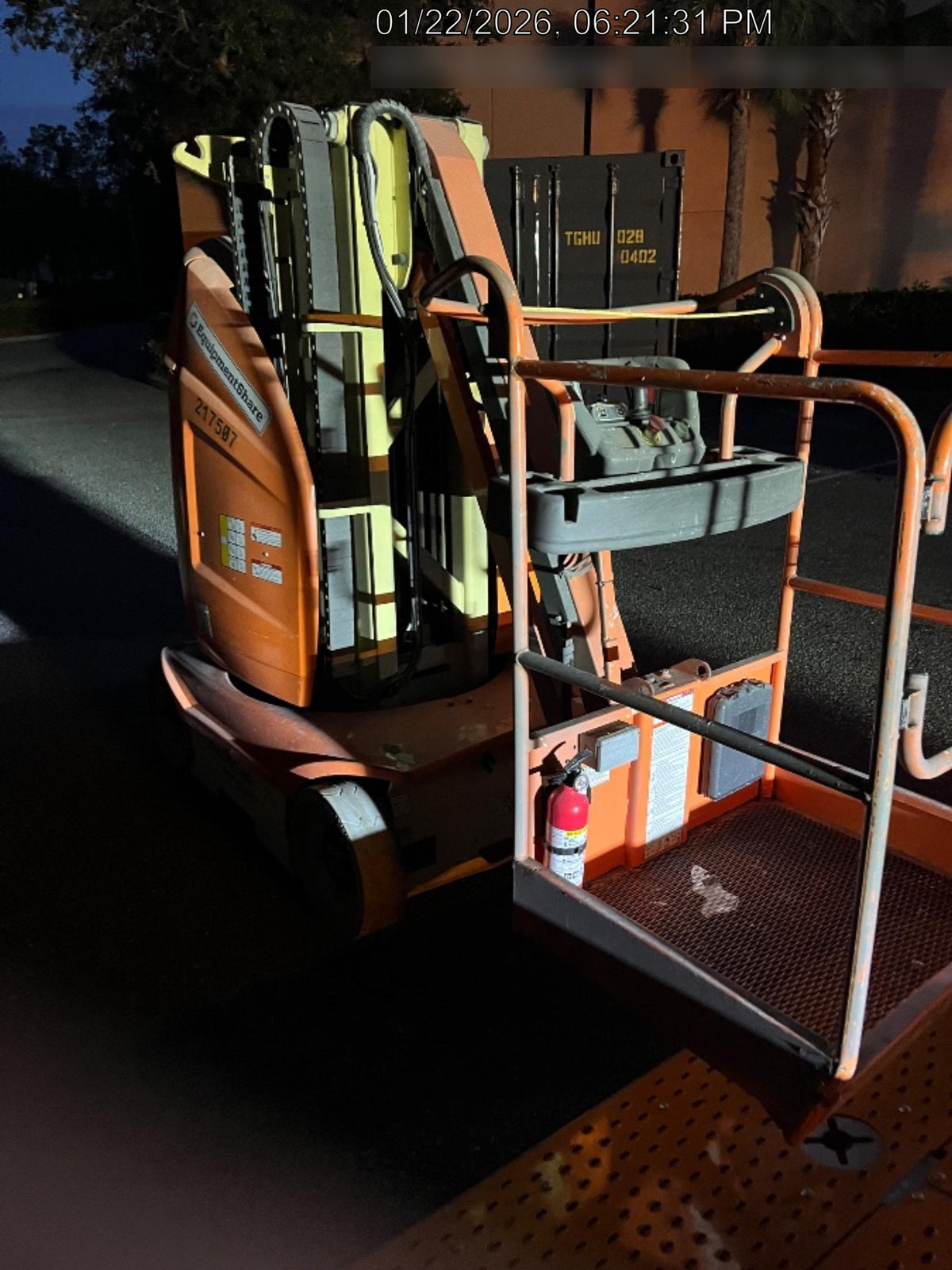 2022 JLG 26E