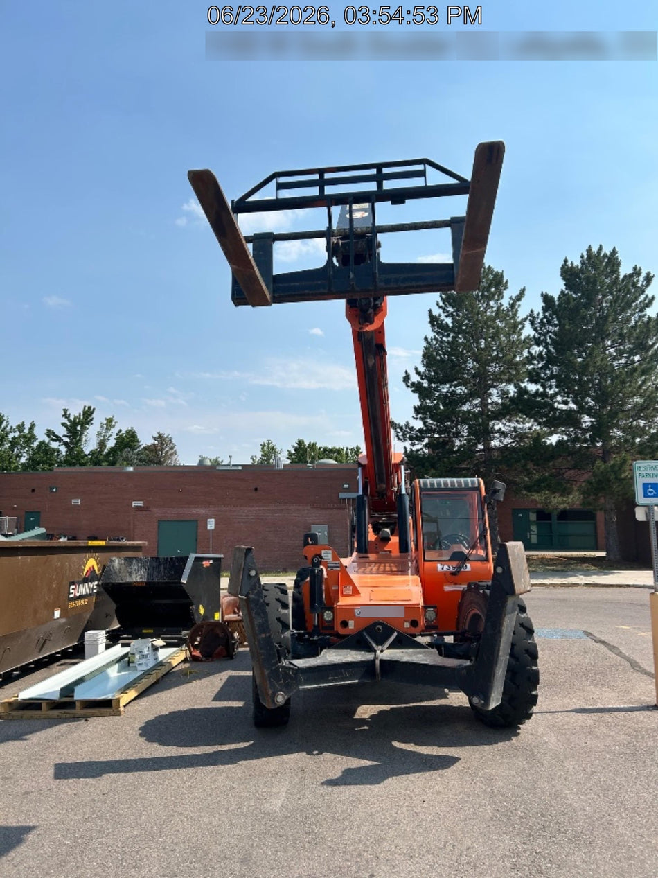 2020 Skytrak 10054 Cab/Heat/Air, Solid Tires, Work Lights, Beacon, Aux Hydraulics, Back up Alarm, Lifting Eye, ES Decals