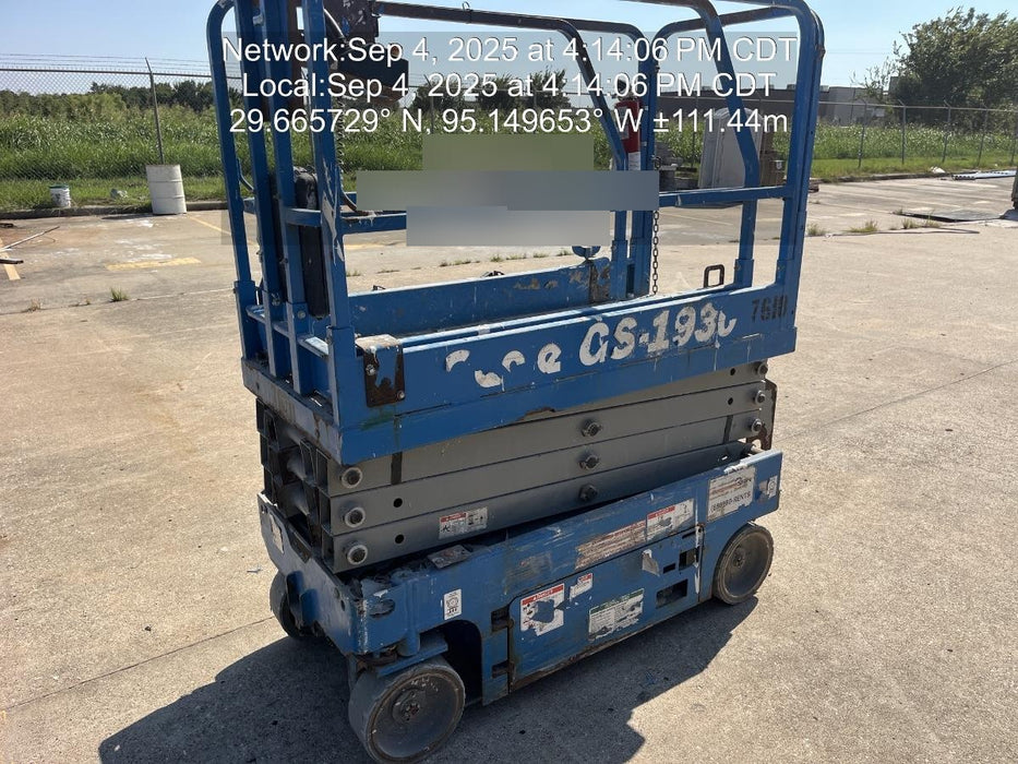 2017 Genie GS-1930 Genie GS-1930 Lift w/Fixed Rail and Chain Entry