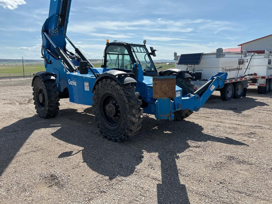 2018 Genie GTH-1056 Genie GTH-1056 w/Enclosed Cab w/HVAC, Work Lights, Solid Tires, Beacon, 60" Carriage and Forks