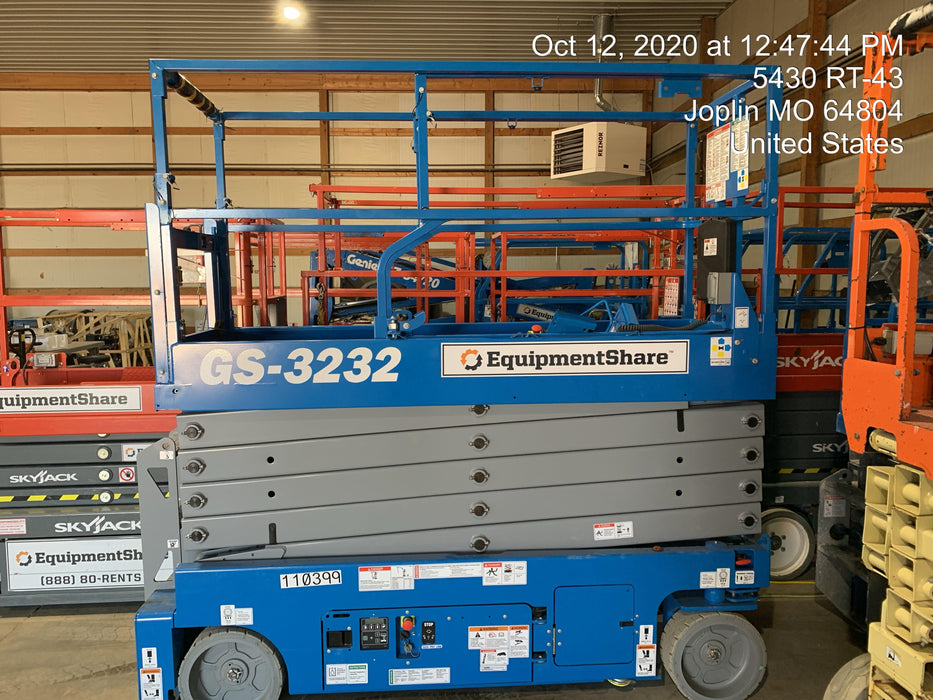 2020 Genie GS-3232 Standard, Folding half height swing gate, 800W Inverter