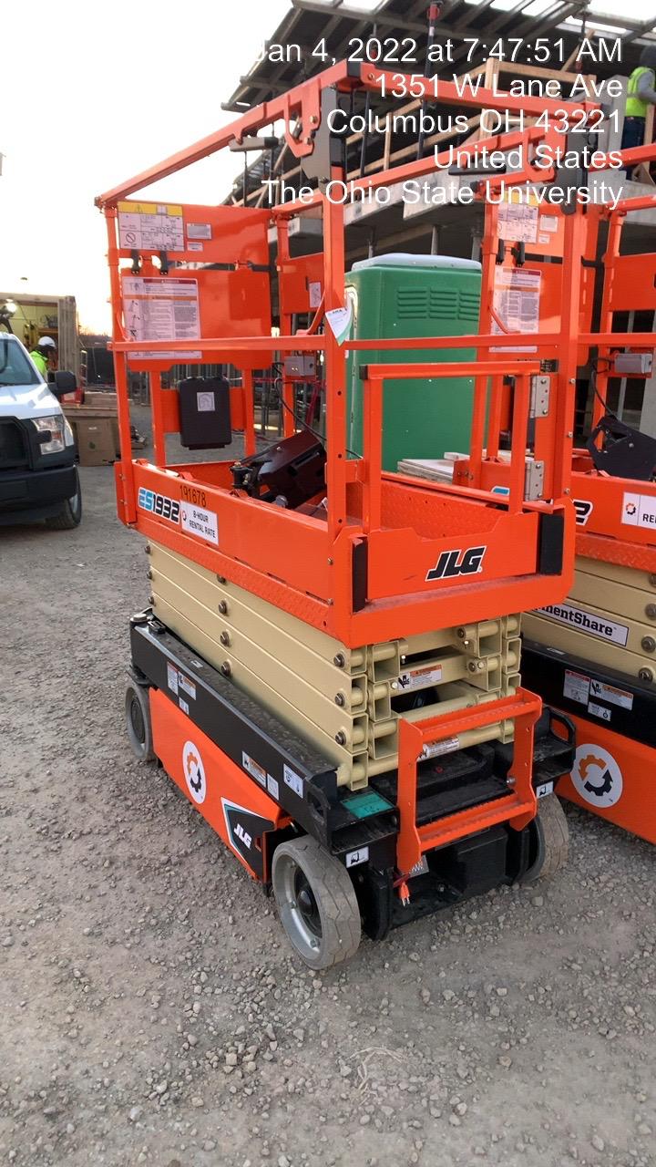 2021 JLG ES1932