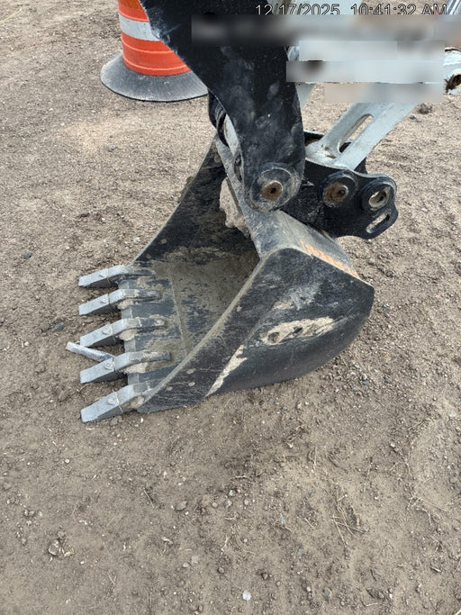 2025 TAKEUCHI 24" Bucket Takeuchi