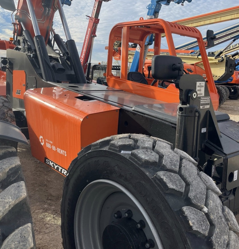 2023 SKYTRAK 8042