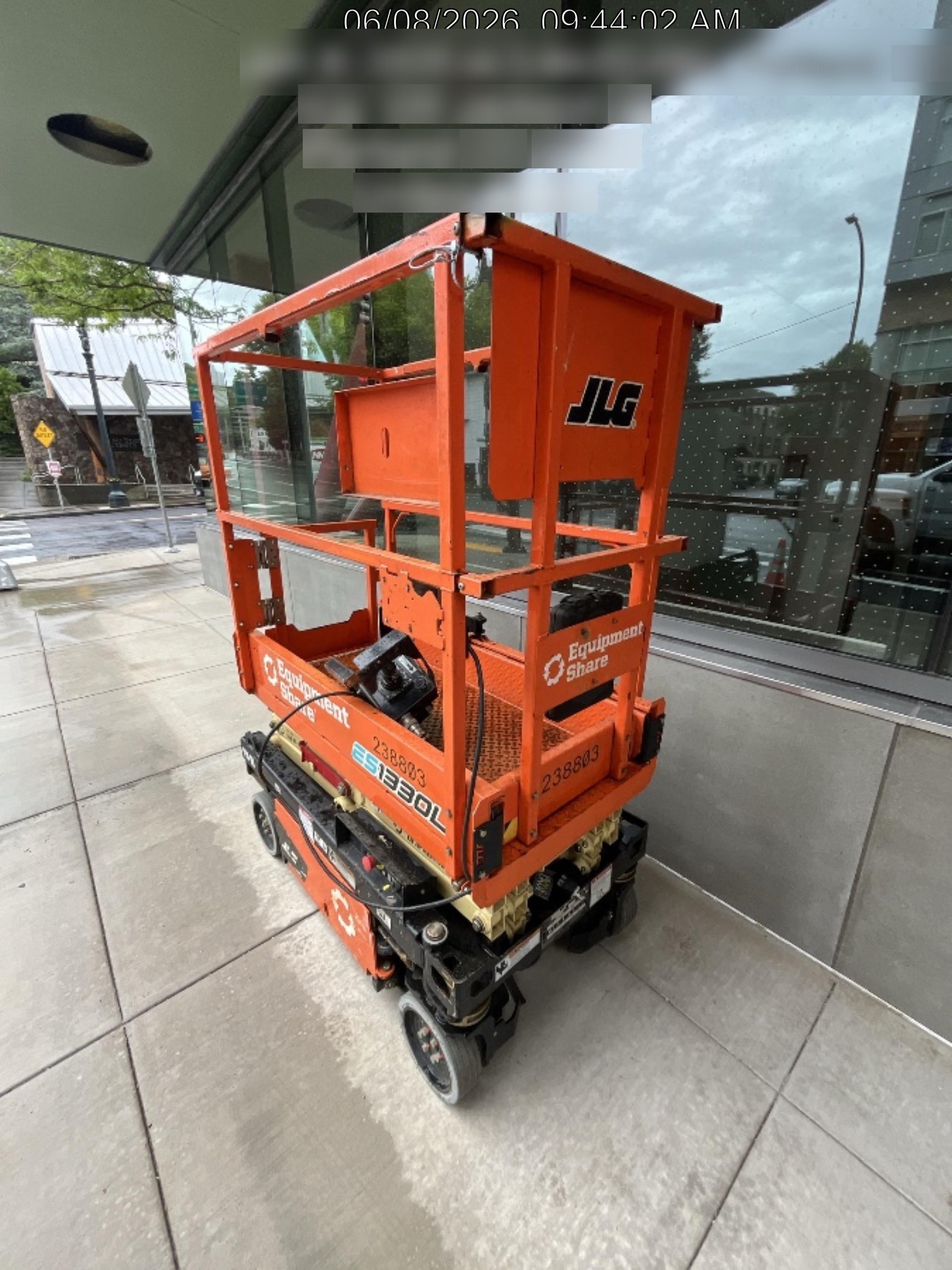 2022 JLG ES1330L