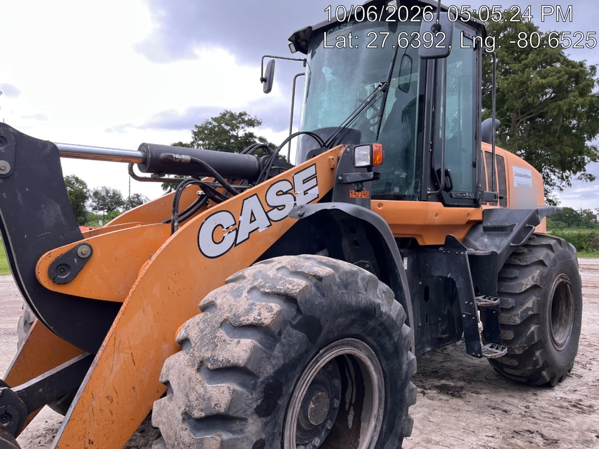 2018 Case 721G CLOSED CAB, 1 FUNCTION, JRB 416 STYLE HYD COUPLER