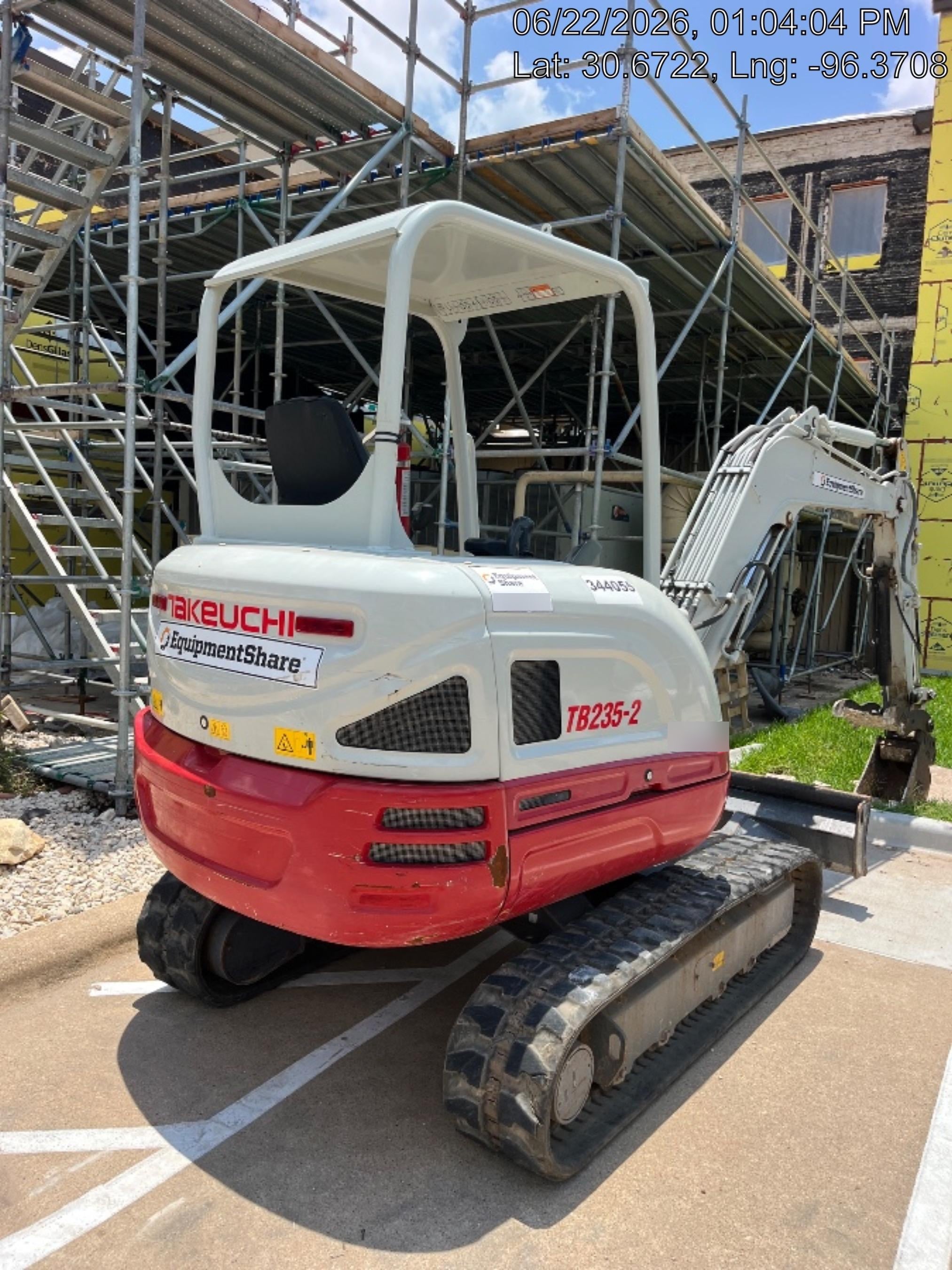 2023 TAKEUCHI TB235-2R
