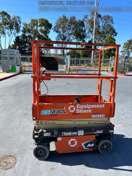 2022 JLG ES1330L
