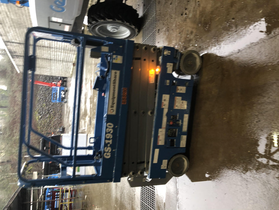 2019 Genie GS-1930 Half Height Swing Gate, 800W Inverter