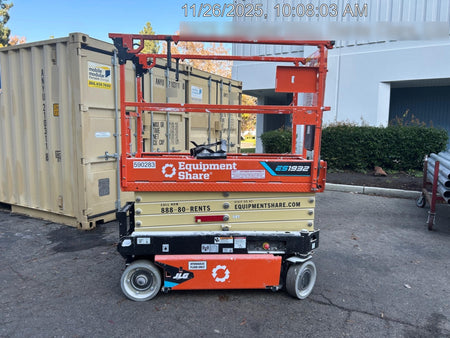 2025 JLG ES1932