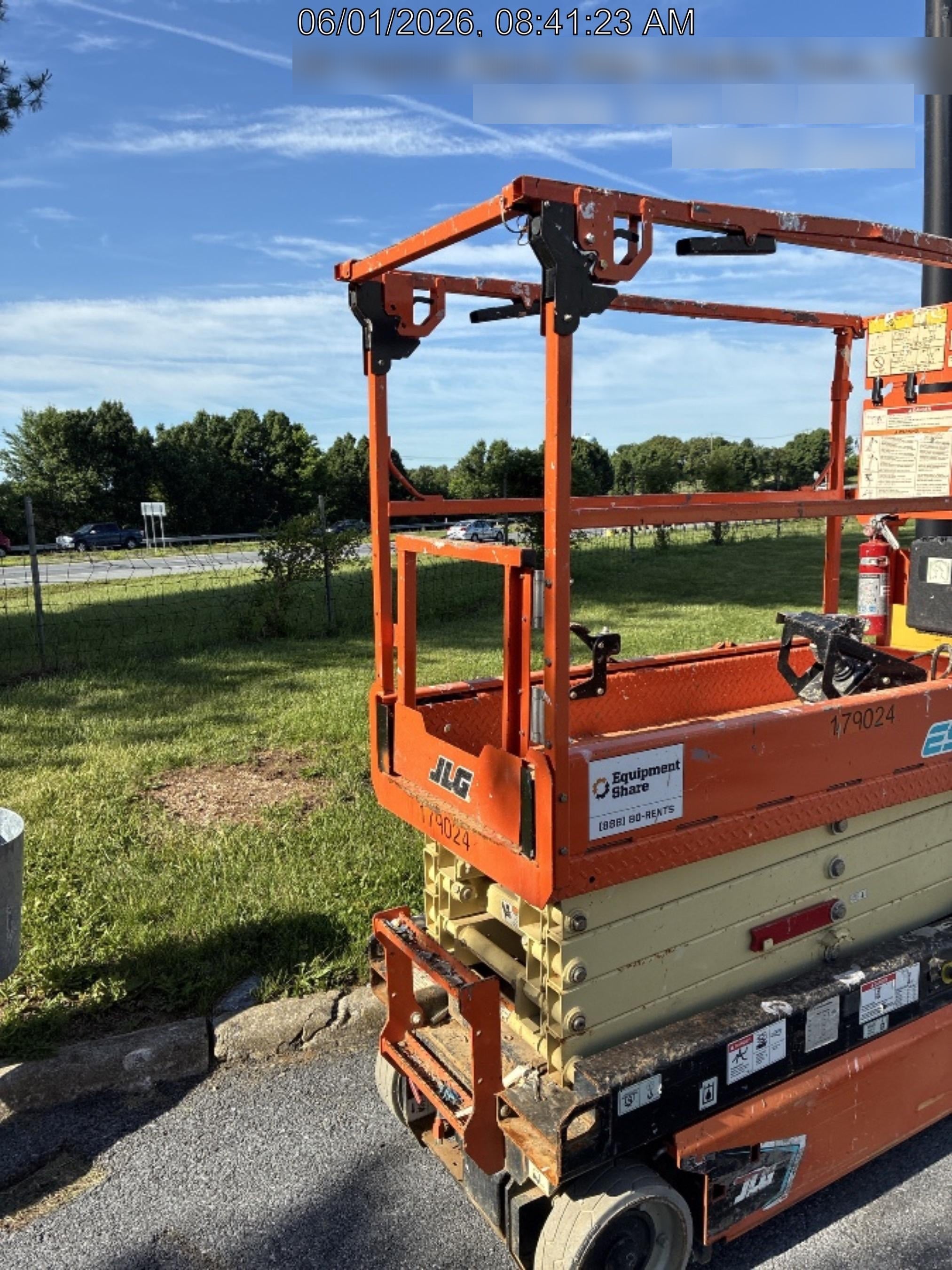 2021 JLG ES1932