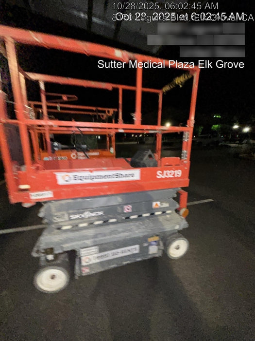 2020 Skyjack SJIII-3219 Solid NM Tires, Half height spring hinged entry gate, Dual Beacons, 800W Inverter