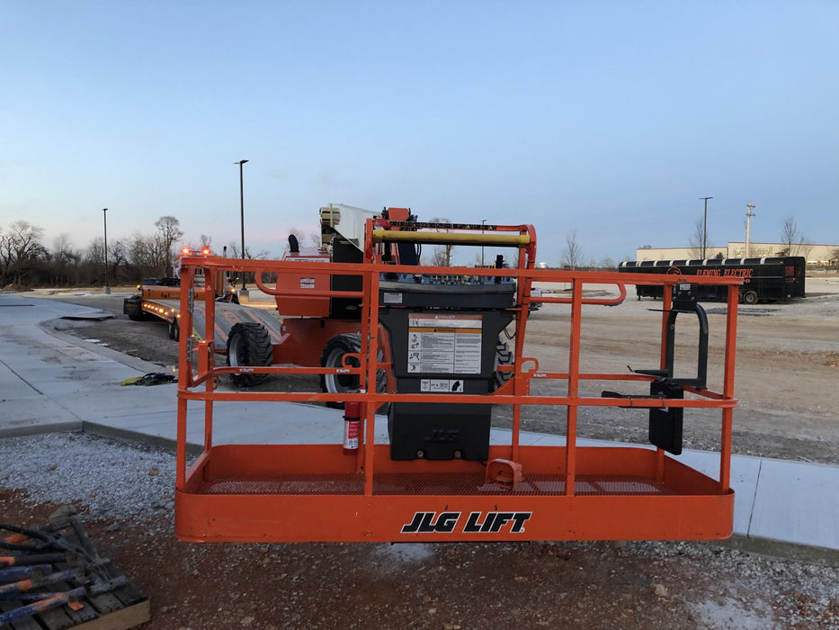 2019 JLG 800AJ