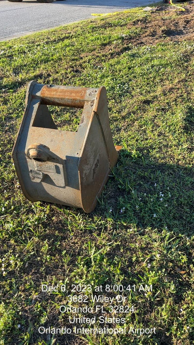 2016 WERK-BRAU 18" Bucket - Werk-Brau