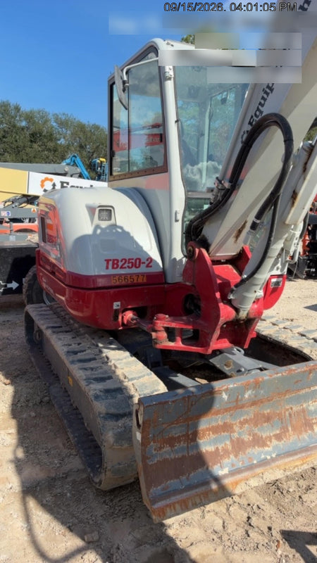 2025 TAKEUCHI TB250-2CR