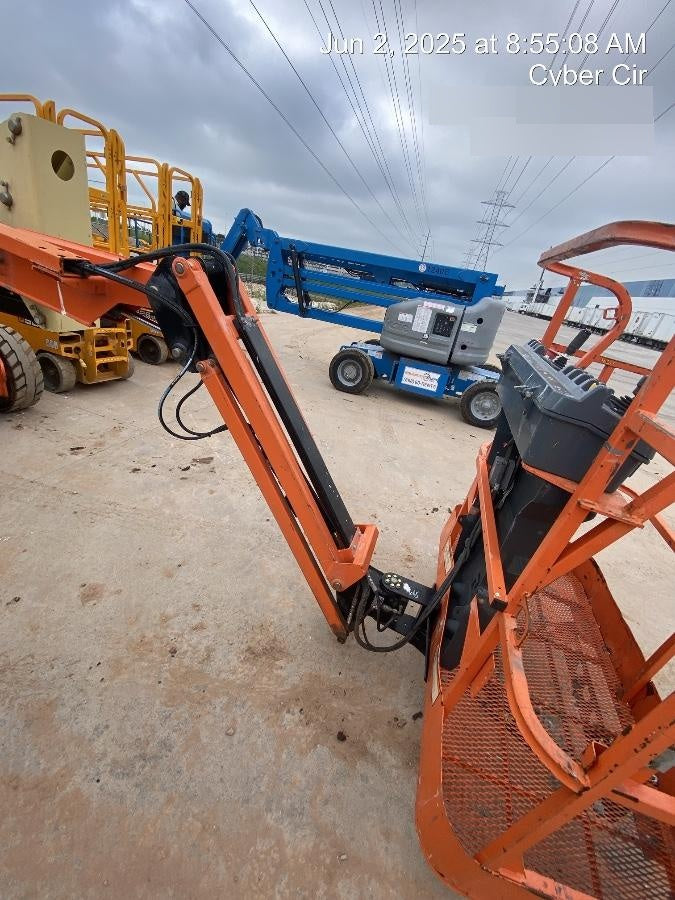 2019 JLG E450AJ