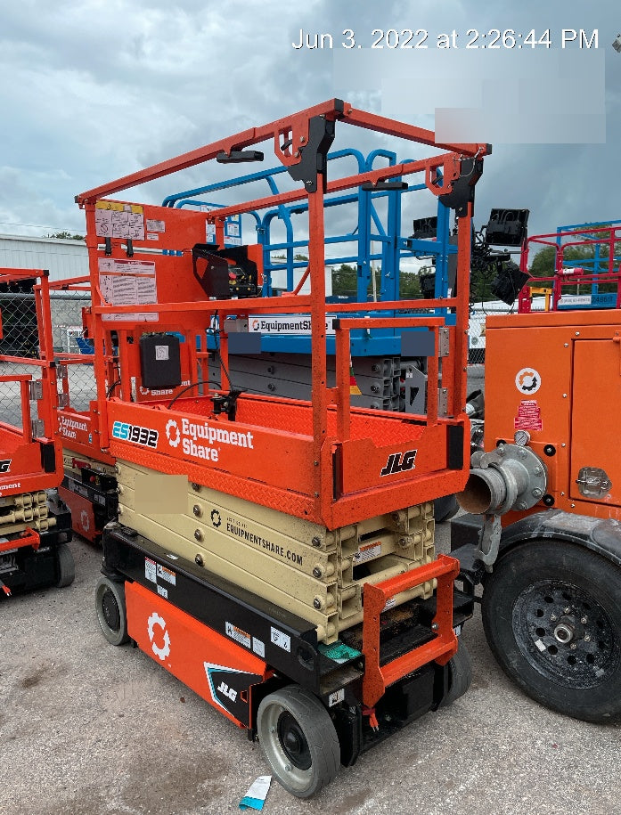 2022 JLG ES1932