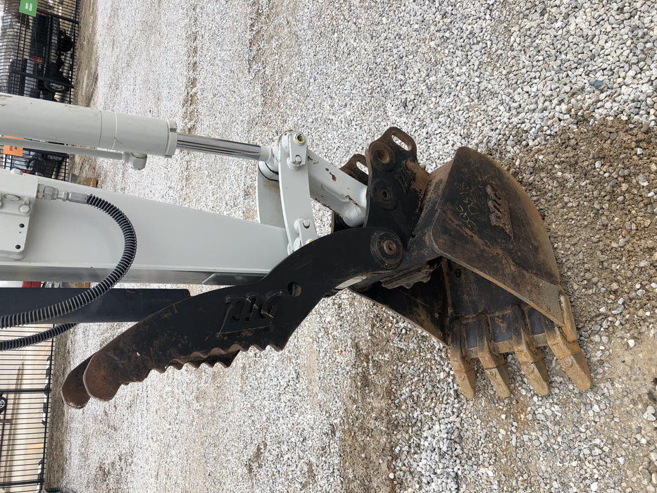 2019 Takeuchi TB240 Takeuchi TB240 Canopy w/Rubber Tracks, Auxiliary Hydraulics, Manual QC, Hydraulic Thumb, 12/18/24" Buckets