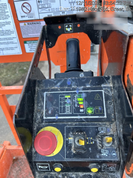 2022 JLG ES1330L