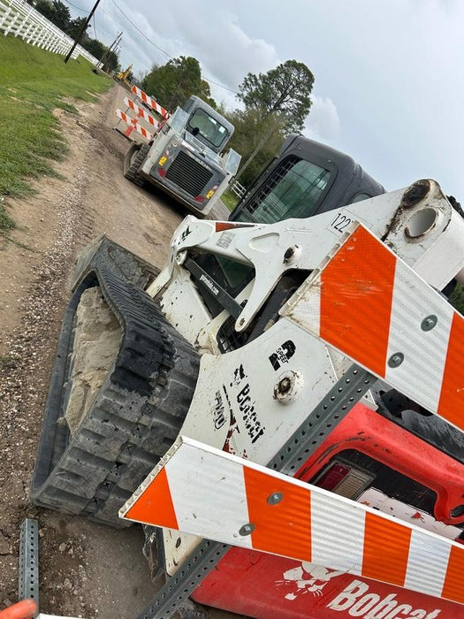 2020 Bobcat T740 74Hp T4, Cab/Heat/Air, Selectable Joystick Controls, Aux Hydraulics, Backup Alarm, P29 Performance Package, Rubber Tracks, Auto Ride Control, Reversing Fan, 7-Pin Attachment Control Kit