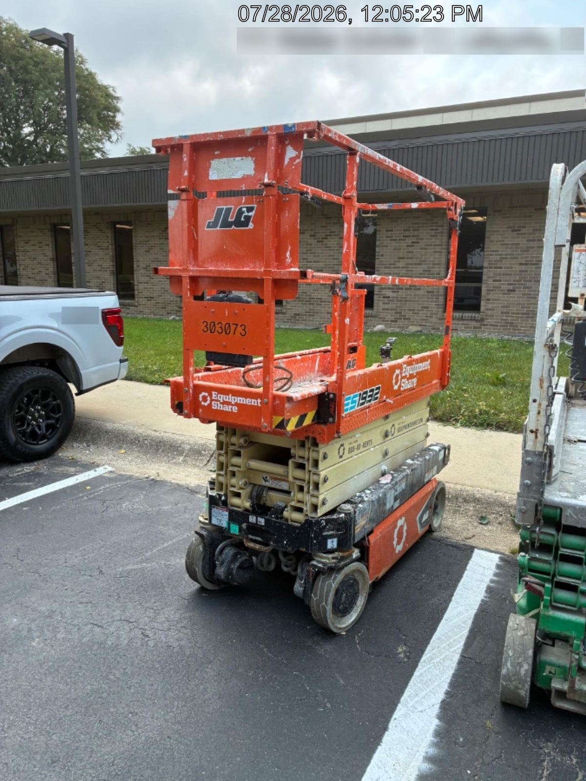 2023 JLG ES1932