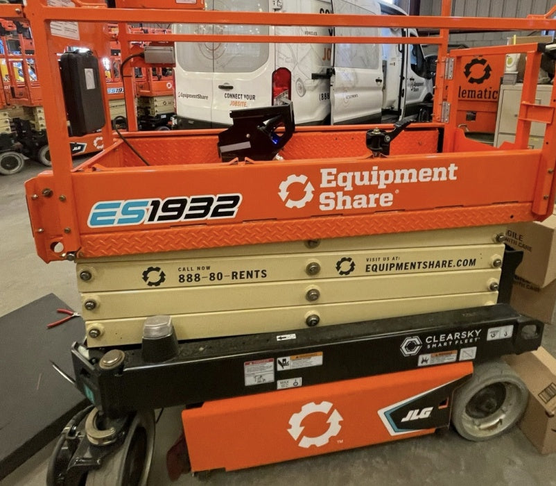 2024 JLG ES1932