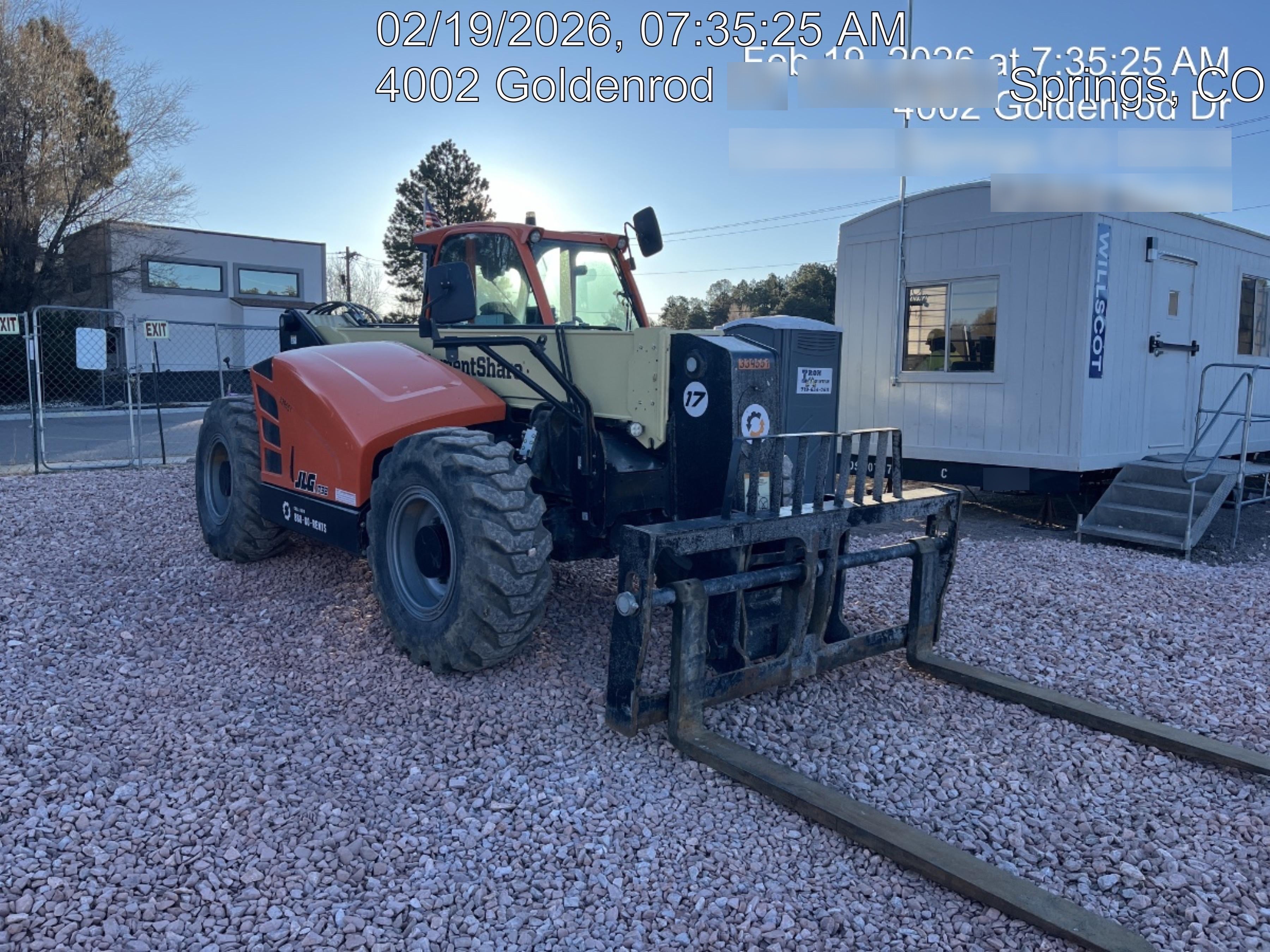 2023 JLG 1732