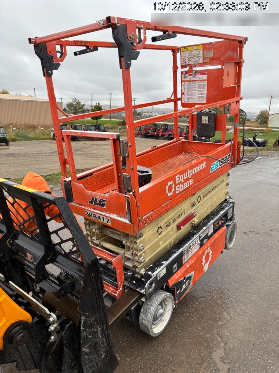 2022 JLG ES1932