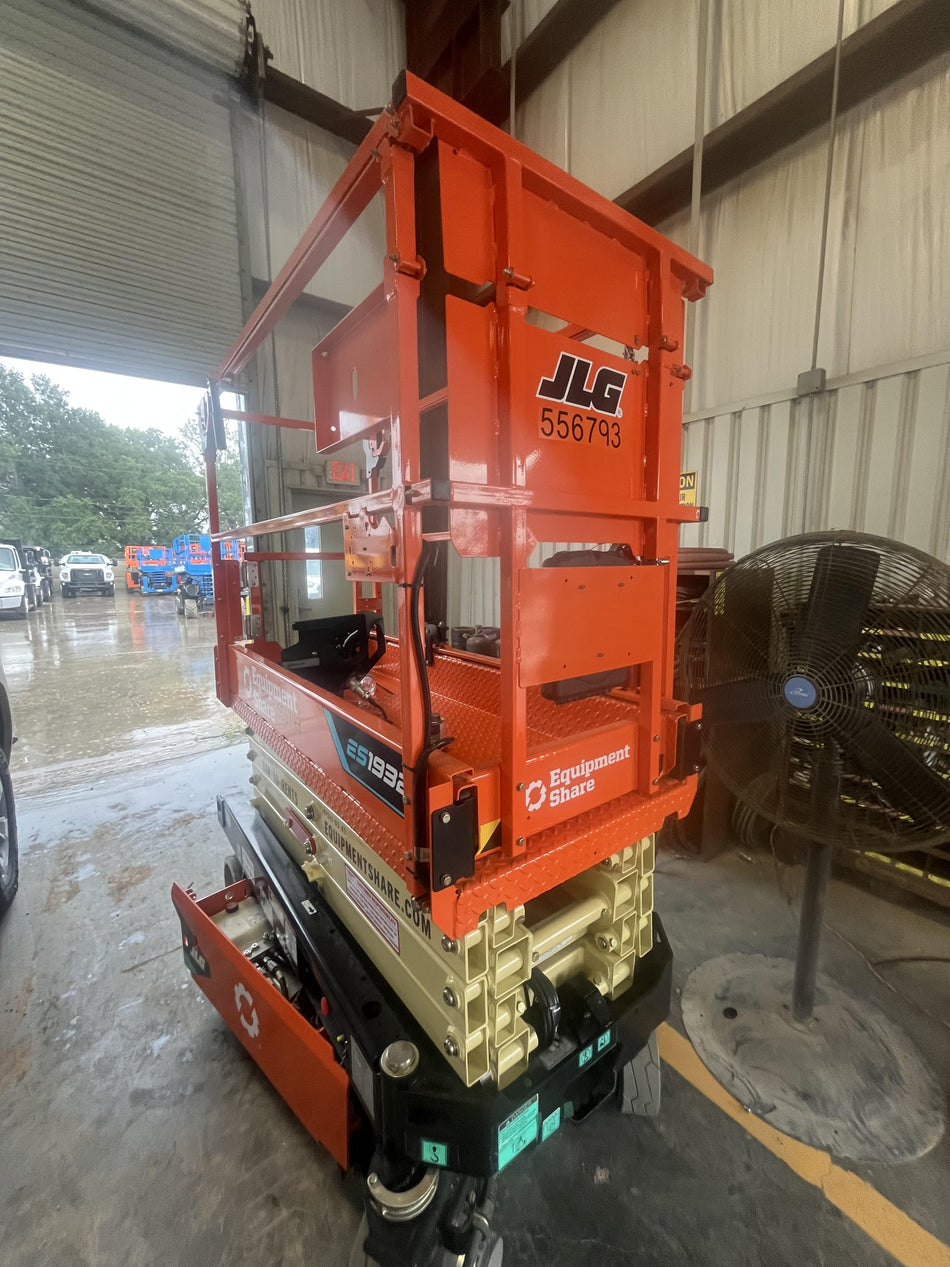 2025 JLG ES1932