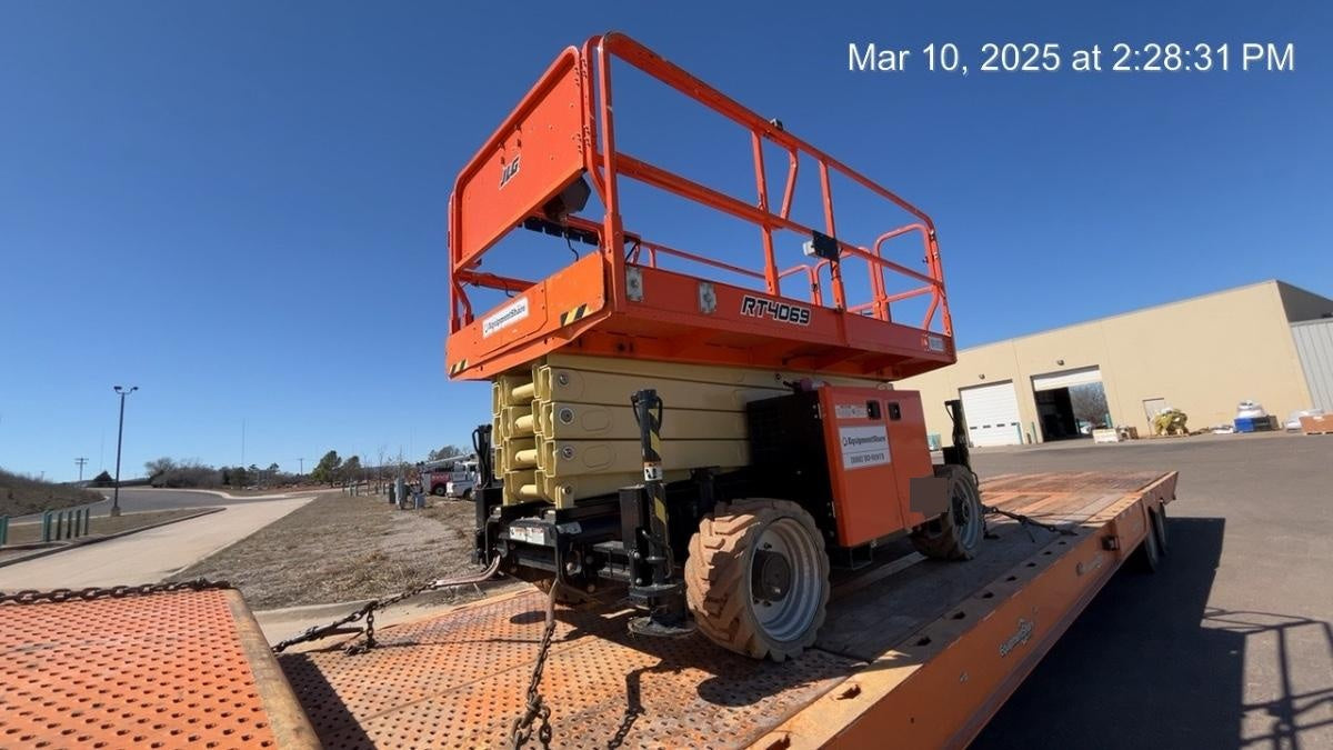 2021 JLG RT4069