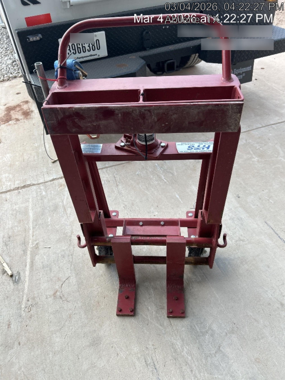 2022 ROL-A-LIFT M-6