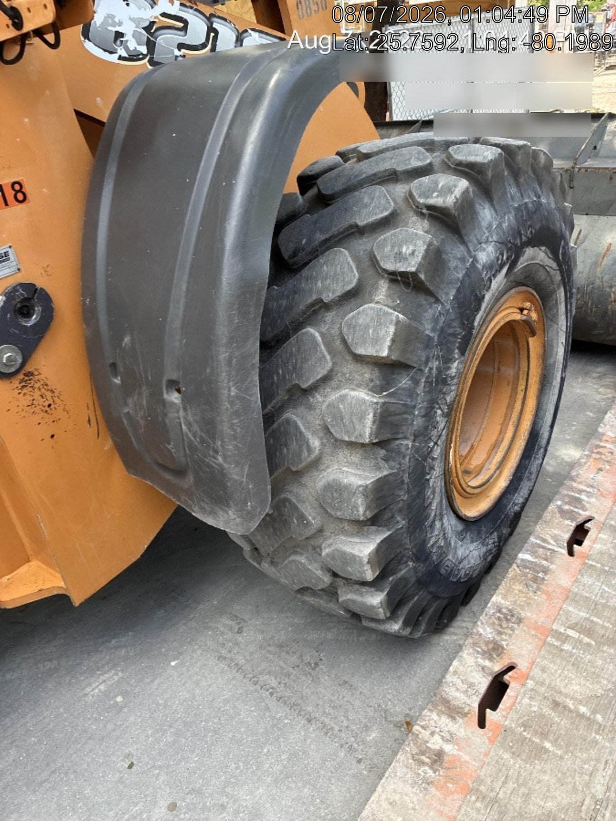 2016 Case 821F CLOSED CAB, JRB 418 STYLE HYD COUPLER