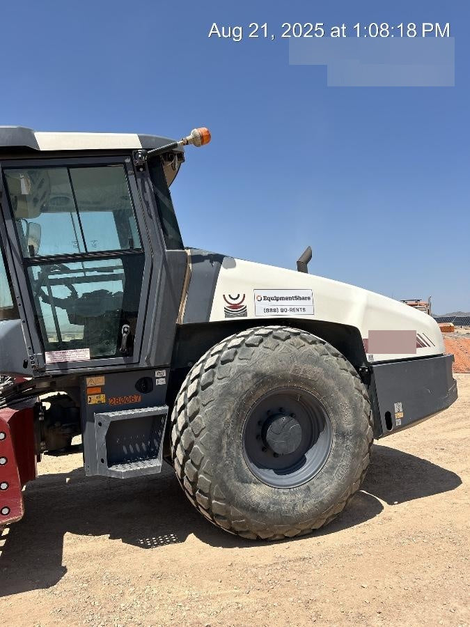 2022 DYNAPAC CA2500D