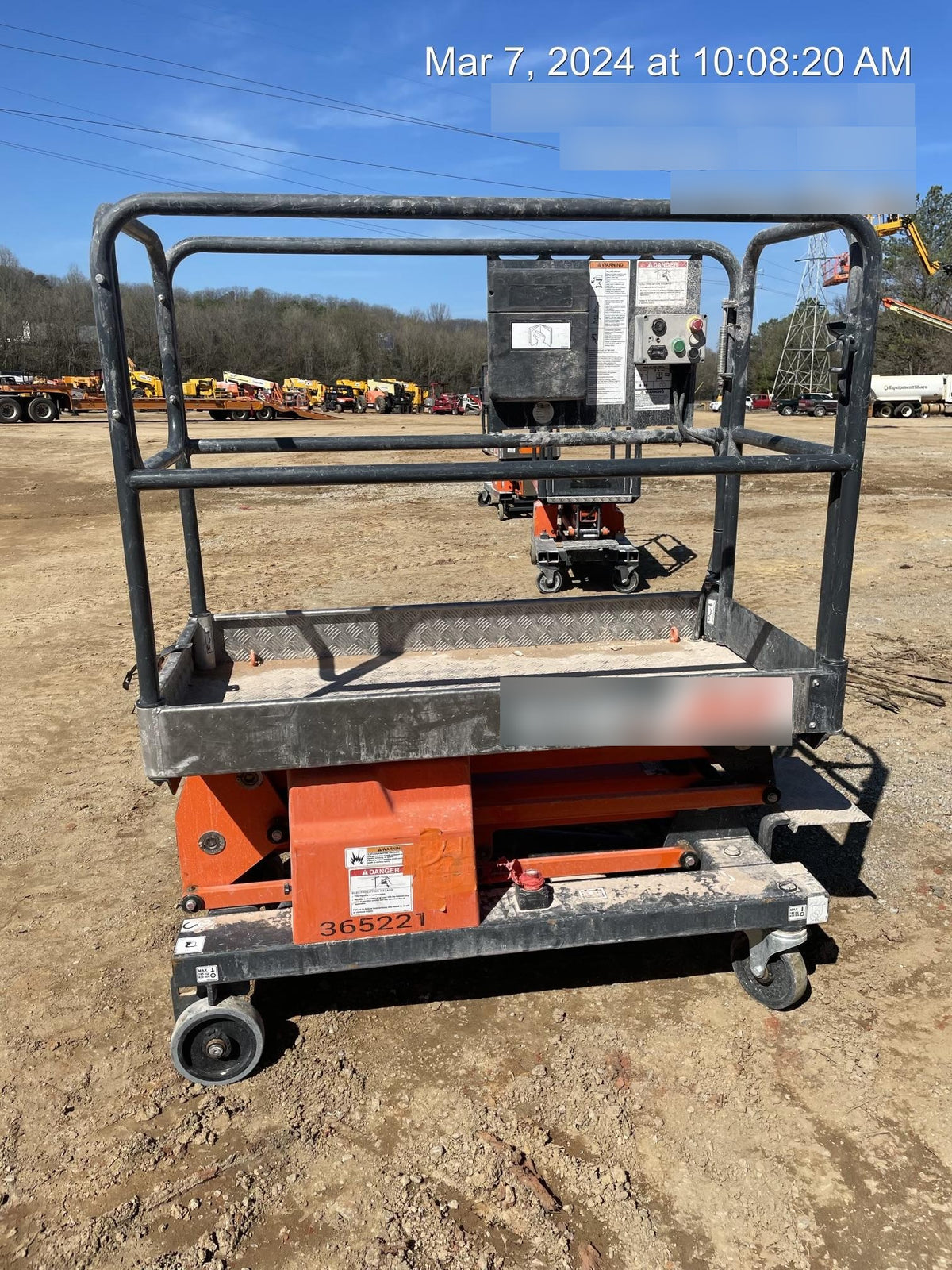 2023 JLG 1030P