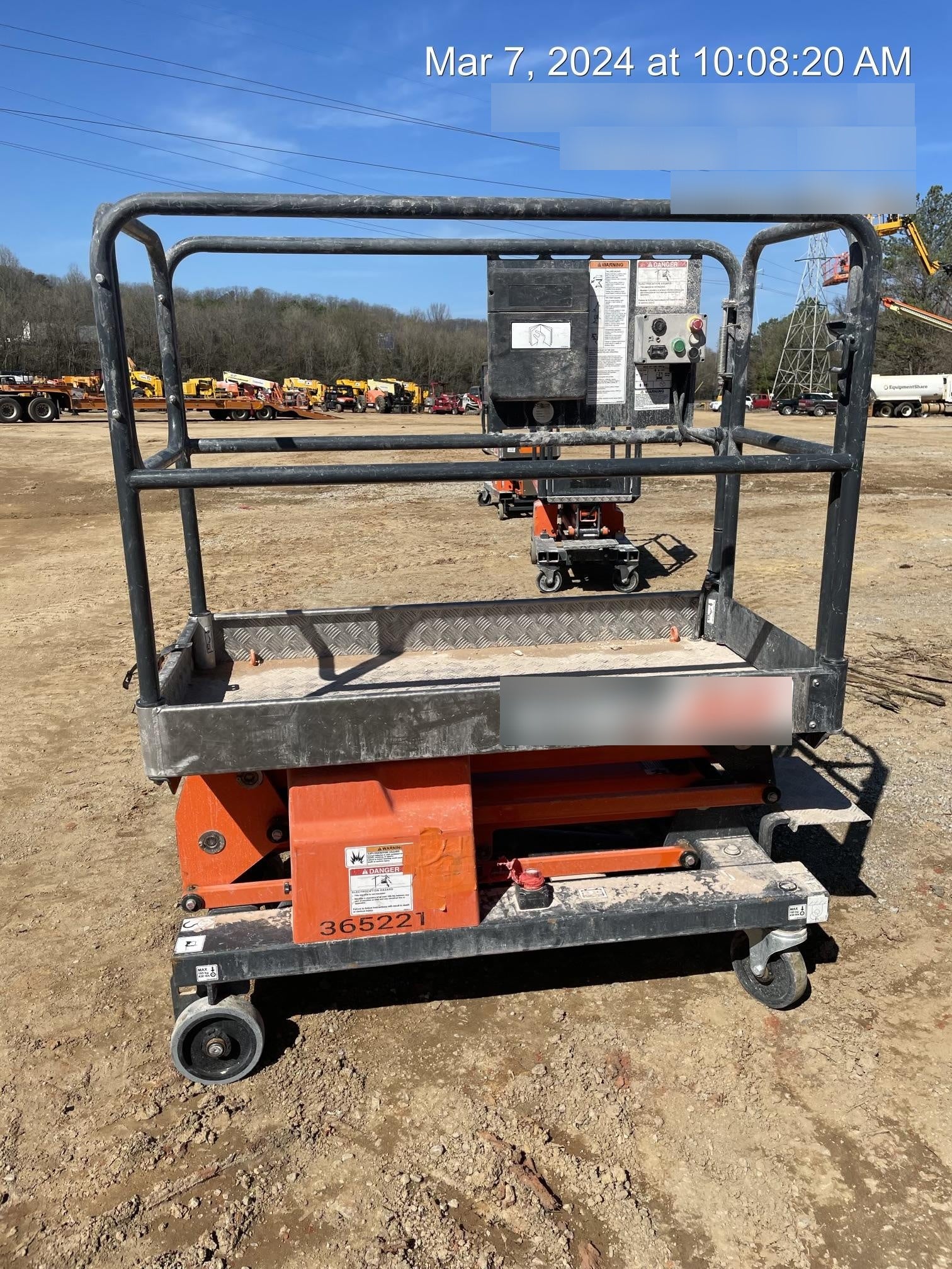 2023 JLG 1030P