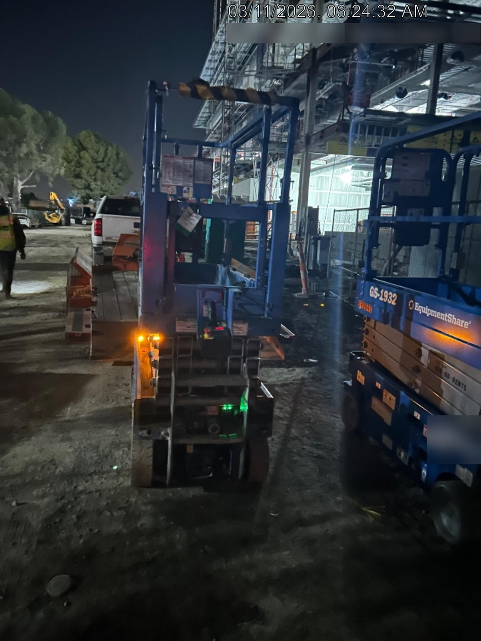 2020 Genie GS-1930 Solid Non Marking Tires, Beacon, Folding rails with half height swing gate, 800W Inverter
